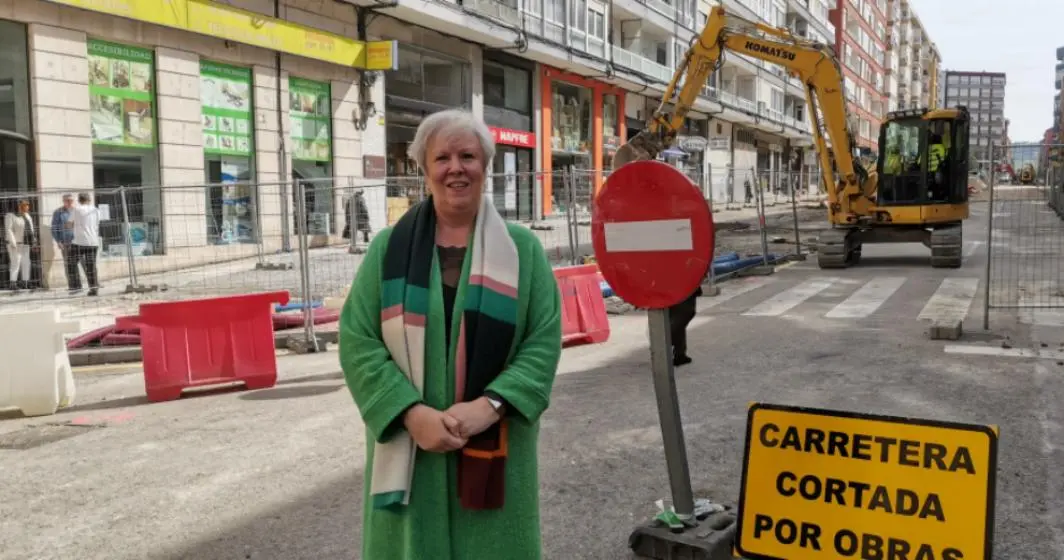 Obras en la calle Julián Ceballos, en Torrelavega.