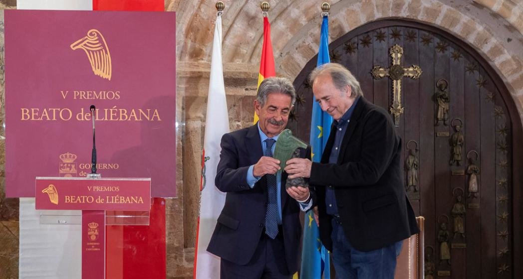 Un momento de la entrega del Premio beato a Joan Manuel Serrat.