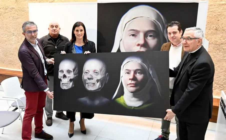 Presentación de la reconstrucción facial de la mujer del siglo XII.