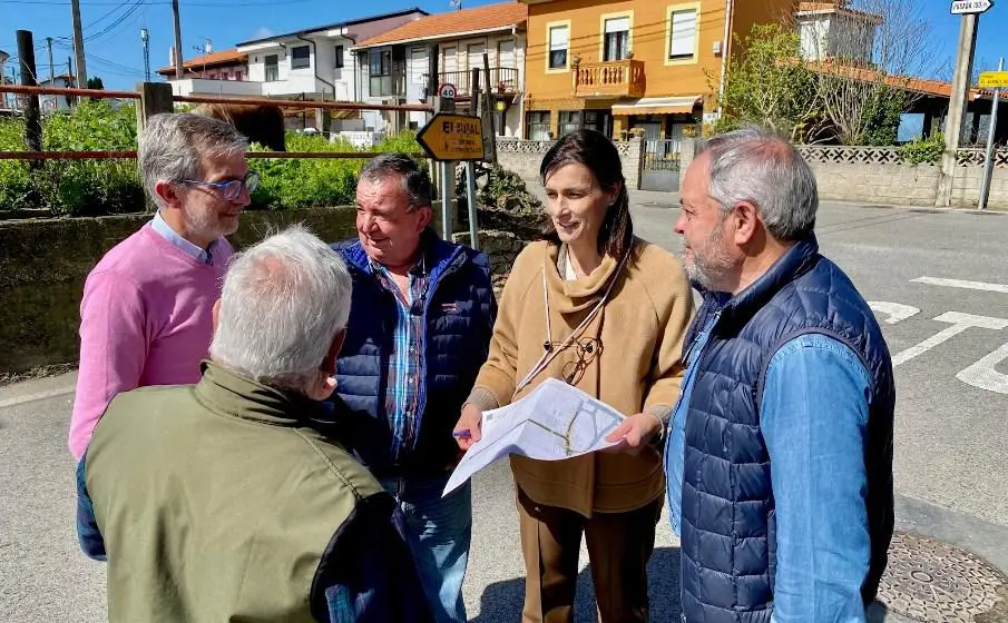 reunión con la Asociación de Vecinos sobre las obras en Rucandial, en Santander.