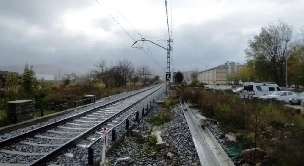 Vías del tren a su paso por Reinosa. R.A.