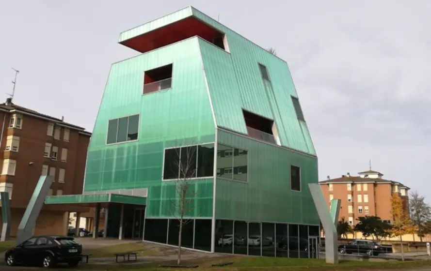 Casa de la Juventud en Santoña. R.A.