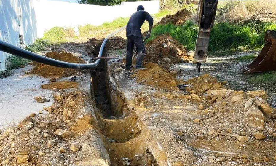 Obras de abastecimiento de agua en Bárcena de Cudón.