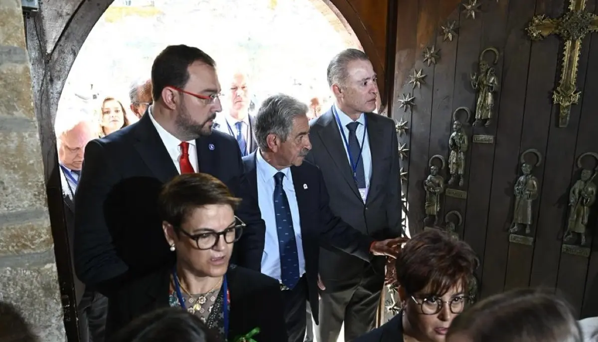 Un momento de la apertura de la Puerta del Perdón.