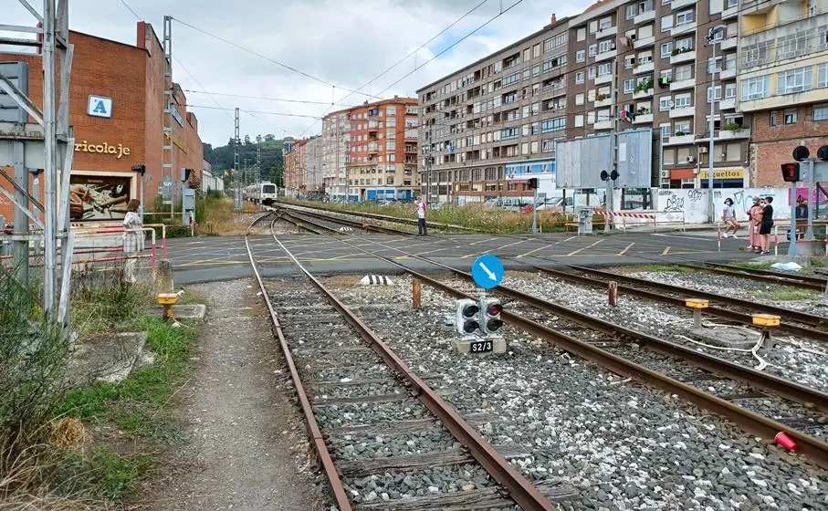 Vías de tren a su paso por Torrelavega.