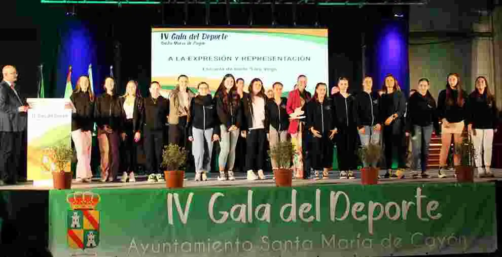 Entrega de premios en la Gala de Santa María de Cayón.