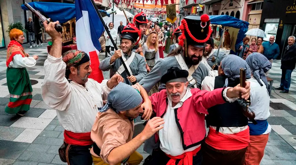 Las calles de Camargo acogieron la Fiesta de Pedro Velarde.