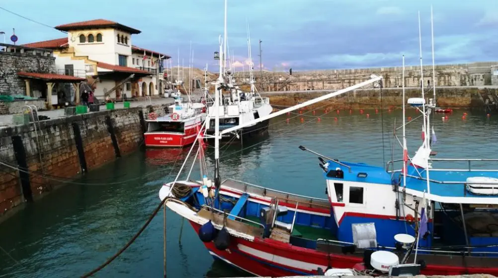 Puerto pesquero de Comillas. R.A.