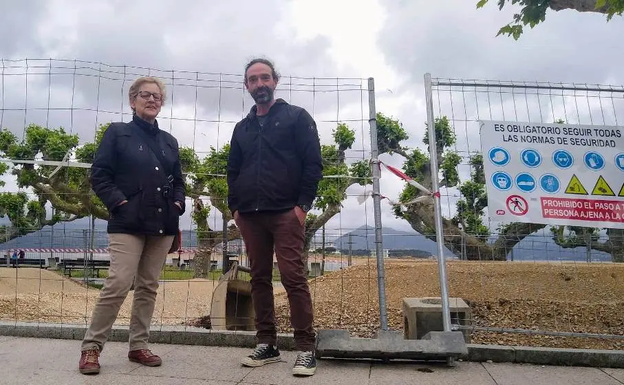 IU-Podemos junto a la pista de pump track en el Pasaje.