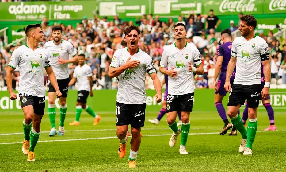 Triunfo del Racing por 3-1 ante el Cartagena.