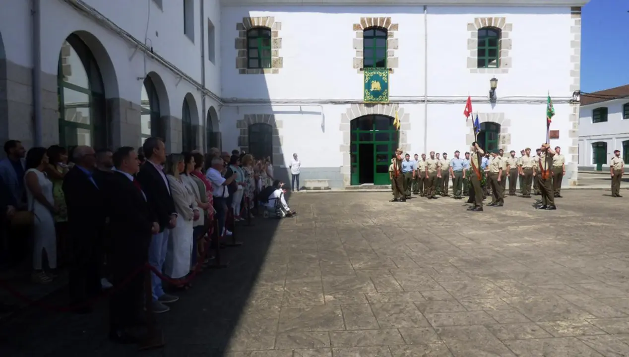 Un momento del acto en el patio de armas. R.A.