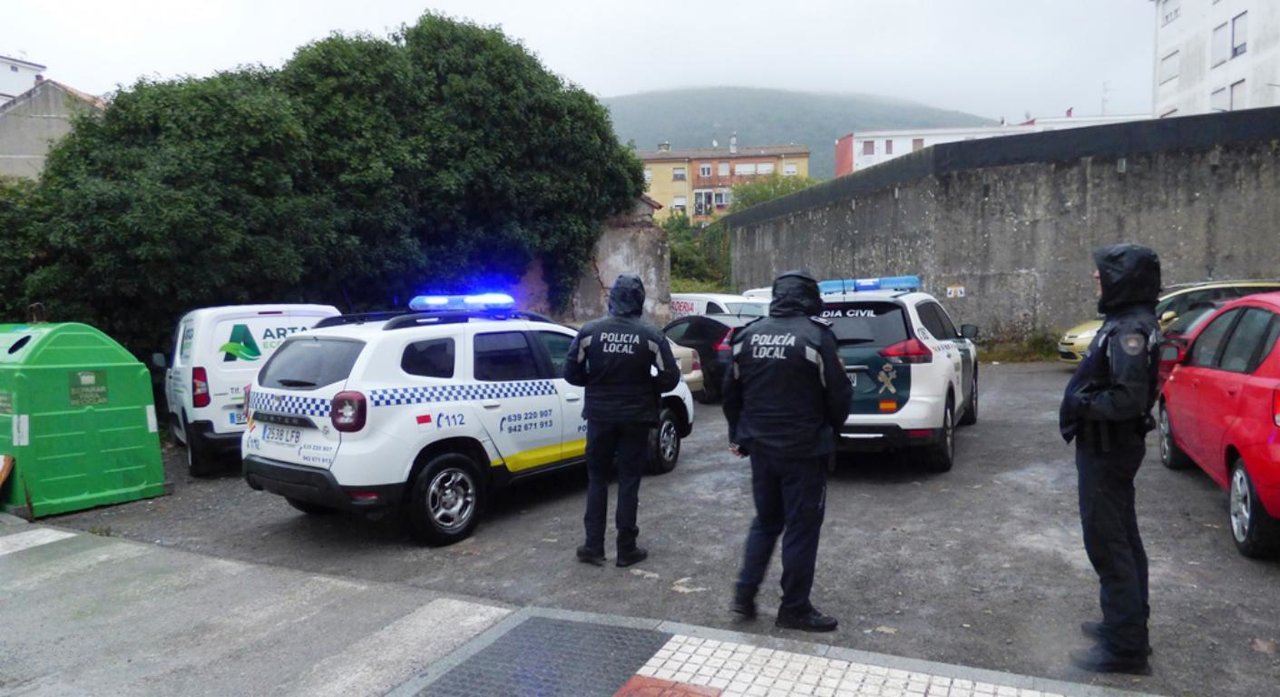 Zona de la calle La Verde, en Santoña, donde se encontró el cadáver. R.A.