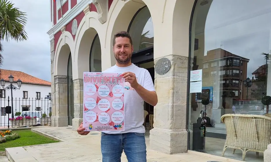 El concejal de Juventud, Fran Gastón, presenta el programa.