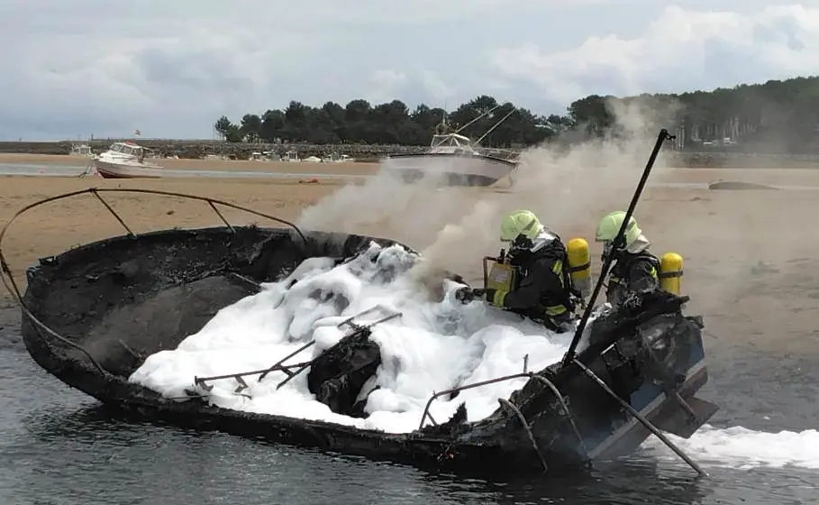 Incendio barco San Vicente 2