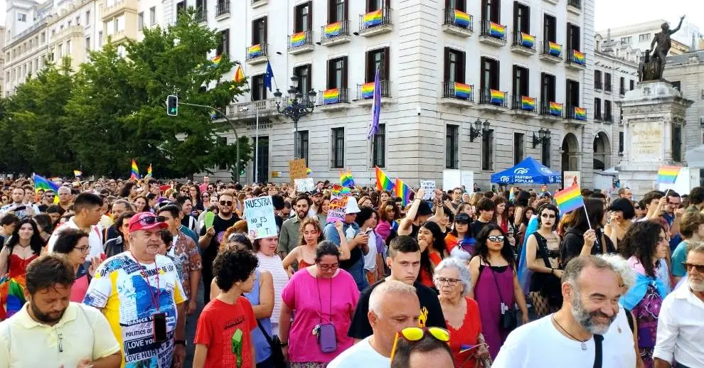 Alrededor de 2.000 personas asistieron a la manifestación. Ángel Camarero