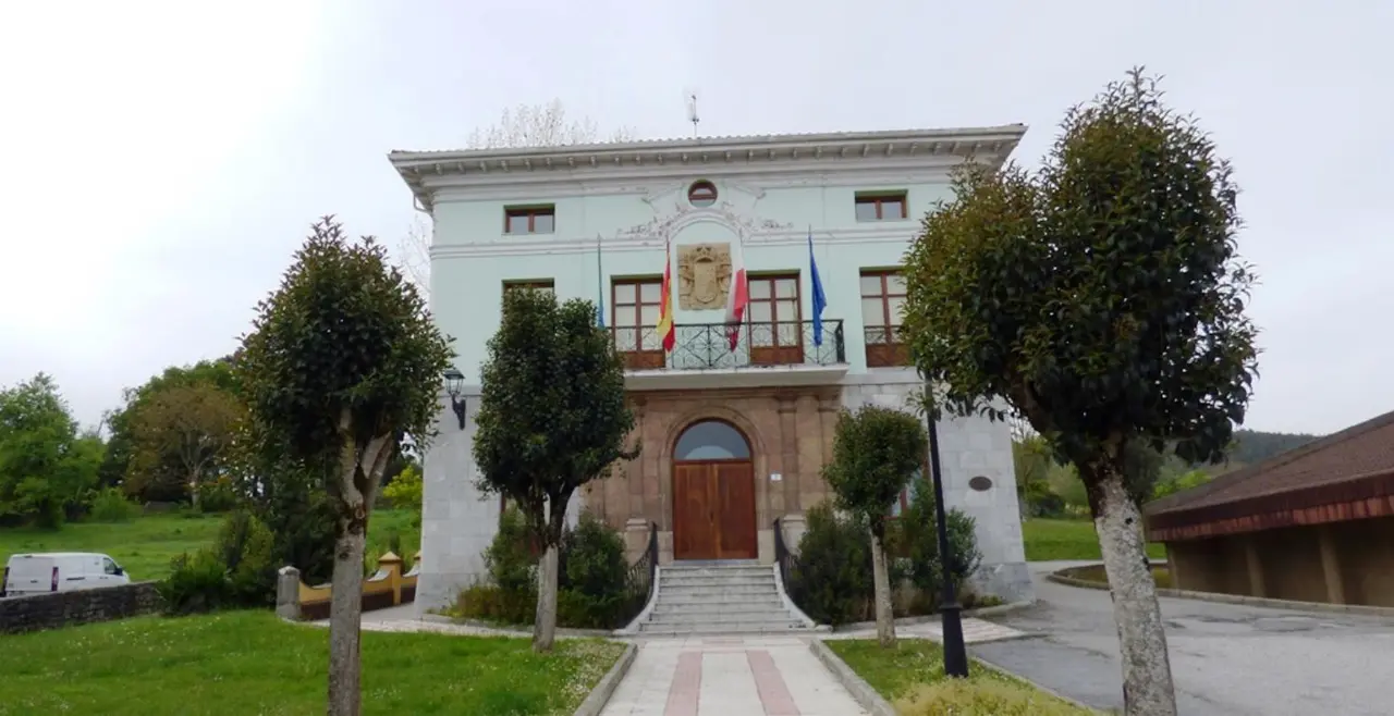 Ayuntamiento de Bárcena de Cicero. R.A.