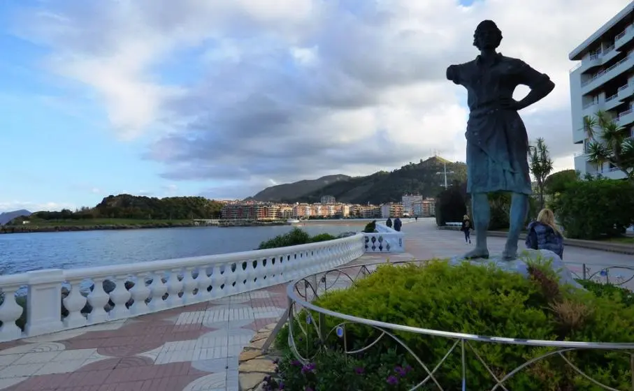 Paseo de Castro Urdiales. R.A.