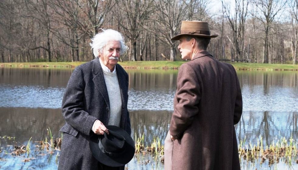 Oppenheimer  con Albert Einstein.
