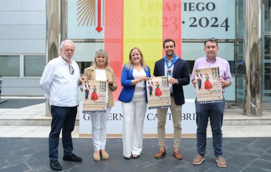 Presentación del pasacalles en Santander.