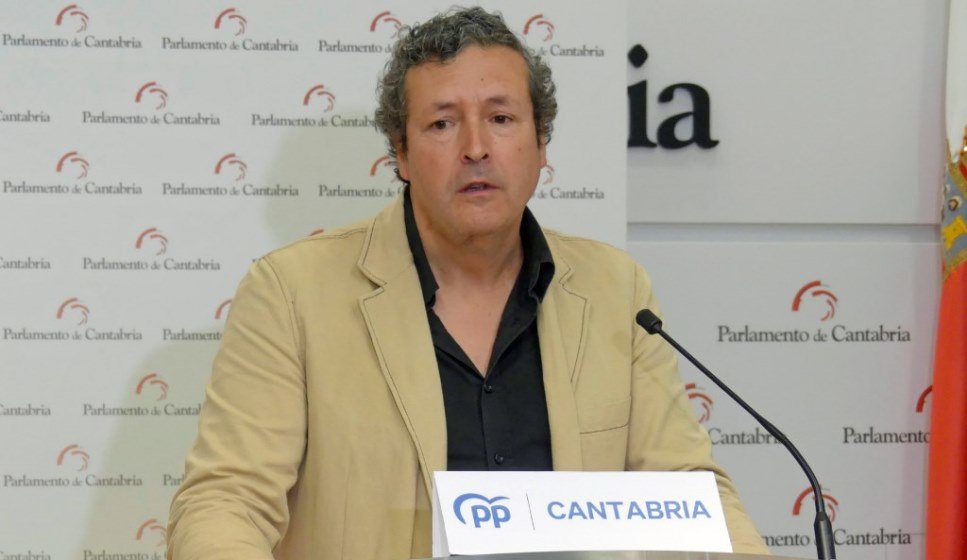 El portavoz parlamentario del PP, Iñigo Fernández.