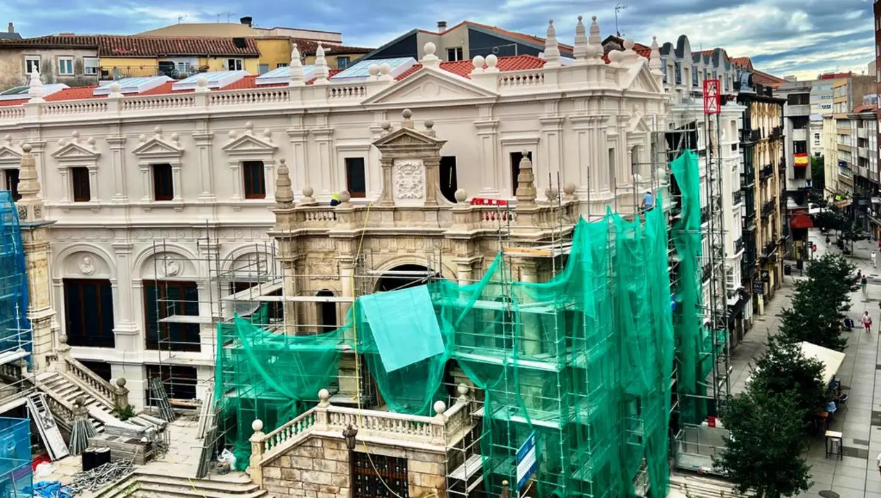 Obras del exterior del Museo de Santander.