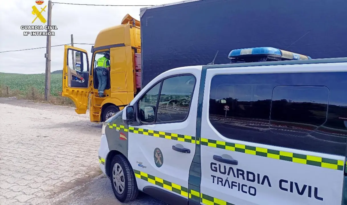 La Guardia Civil realizó una inspección en el transporte.