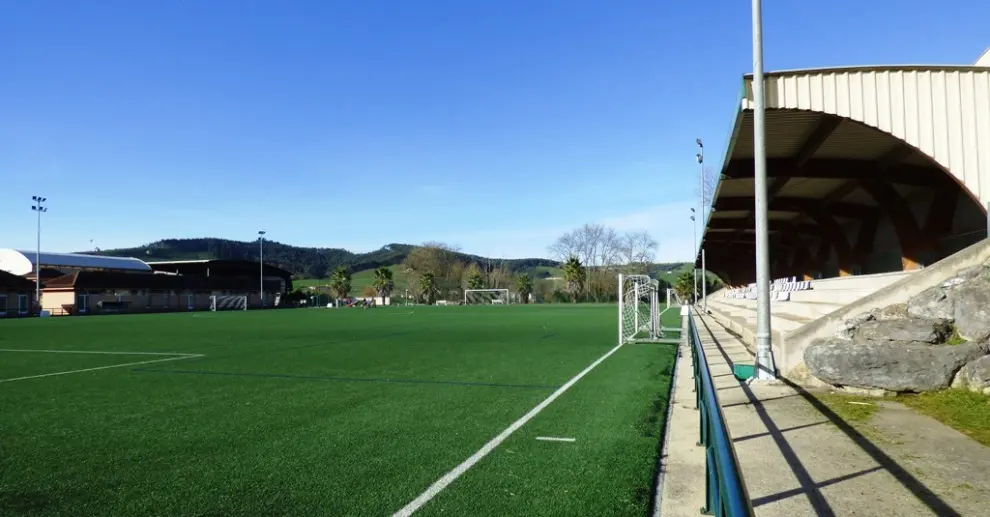 Campo de fútbol de Meruelo. R.A.