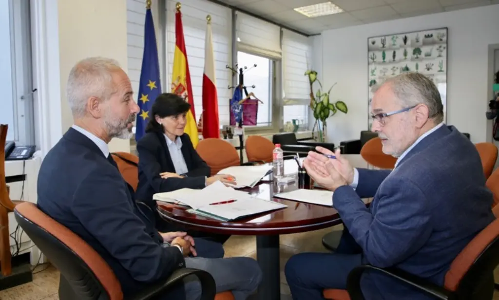 El consejero de Educación con el rector de la UC.