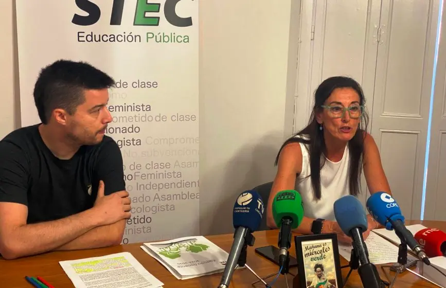 Rueda de prensa de representantes del sindicato STEC.