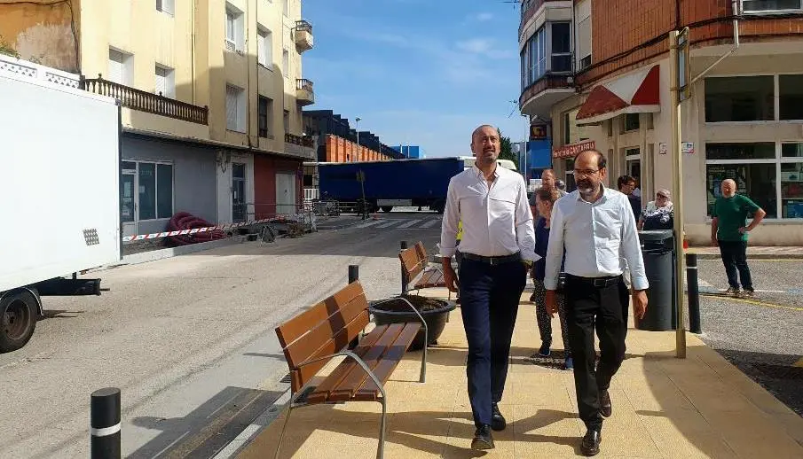 Visita a las obras de Agustín Riancho y Calderón, en Torrelavega.