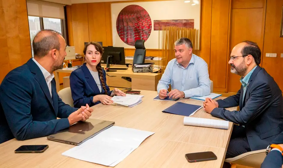 Reunión en el despacho del consejero de Economía.