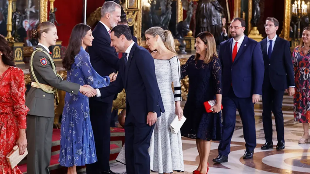 La presidenta regional con los Reyes de España en Madrid.