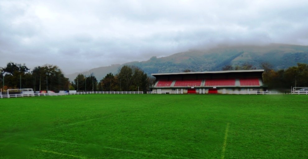 Campo de fútbol de Santiurde de Toranzo. R.A.