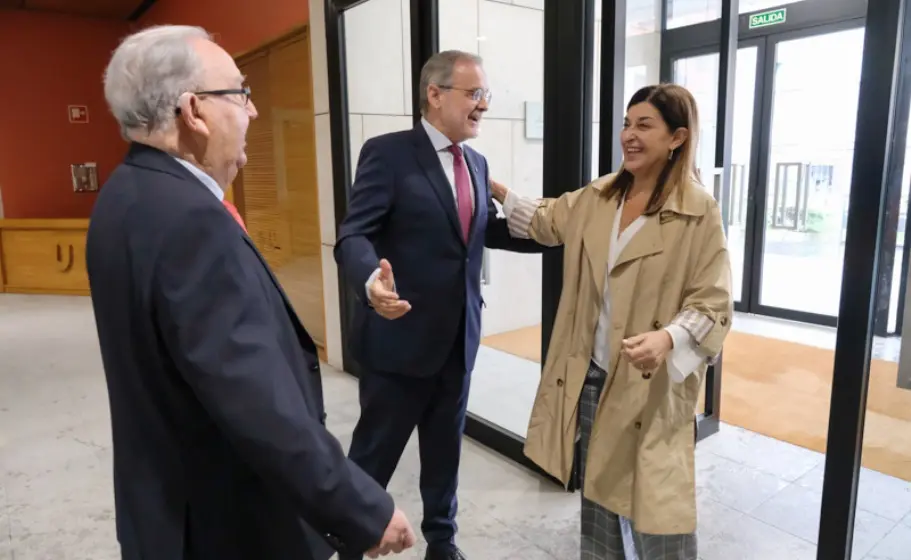 La presidenta de Cantabria, María José Sáenz de Buruaga, participa en la apertura del curso académico 2023-2024 de Unate.