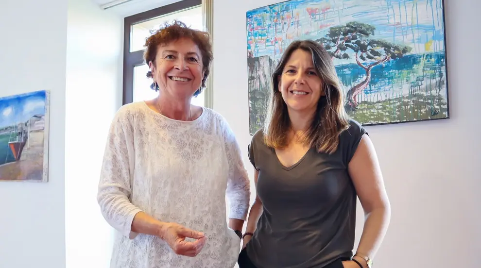 La alcaldesa María Teresa Noceda Llano, junto a la concejala María Luisa Iglesias.