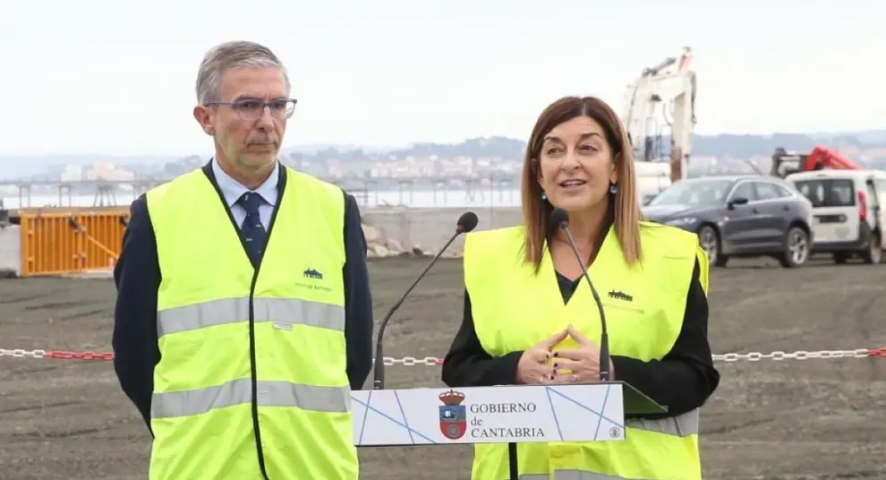 Un momento de la intervención de la presidenta regional en el muelle nueve.