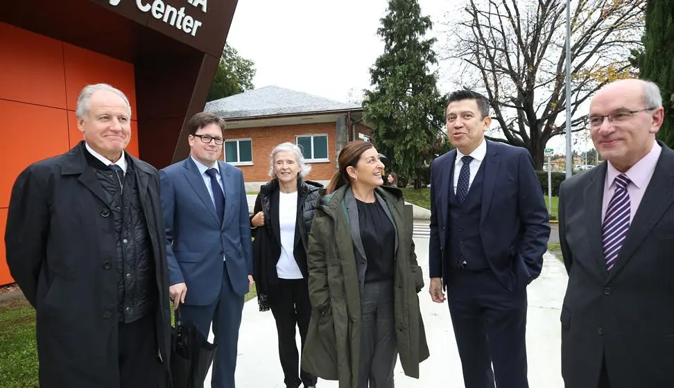 Buruaga pide al Gobierno central reindustrializar Cantabria.