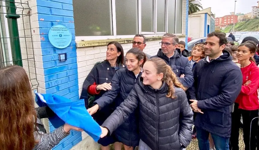 Descubrimiento de la placa al Buzo en Santander.