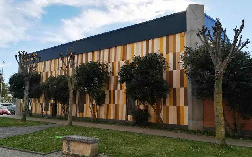 Polideportivo Tomás de Teresa en Santoña. R.A.