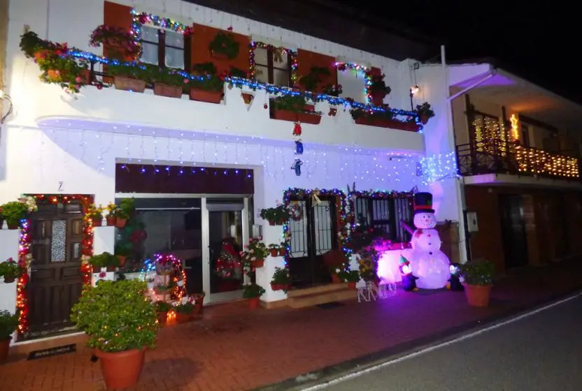 Ambientación navideña en Escalante. R.A.