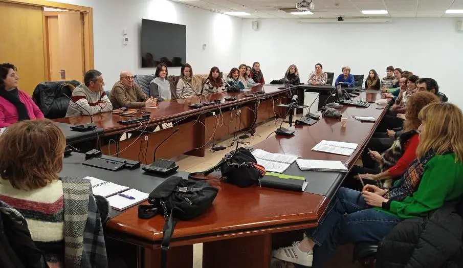 Reunión de los educadores infantiles.