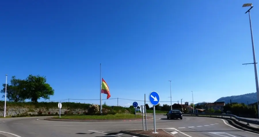 Carretera de Rubayo a Gajano en Marina de Cudeyo. R.A.