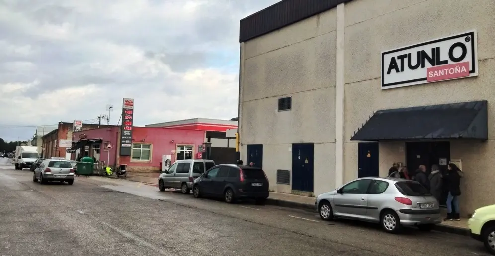 Trabajadores de Atunlo en Santoña. R.A.