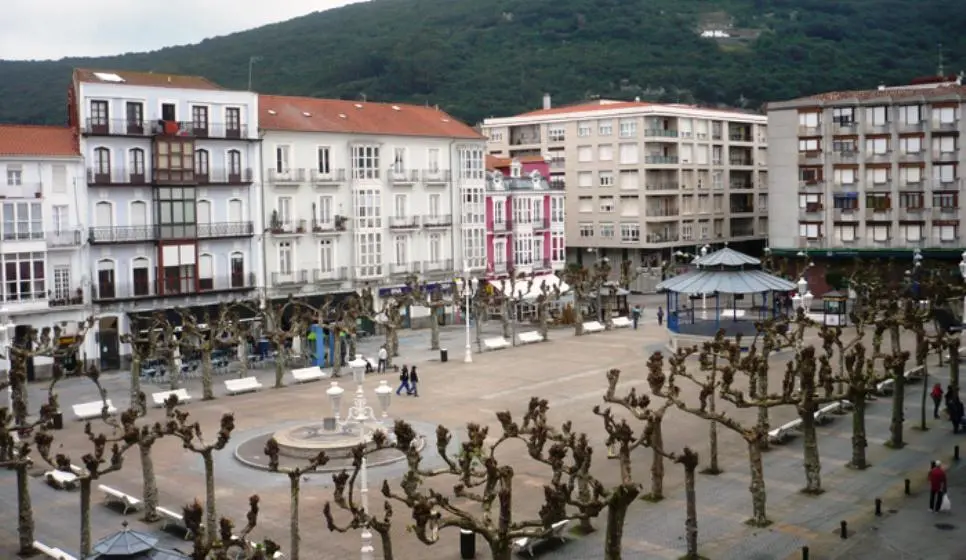 Plaza de San Antonio en Santoña. R.A.