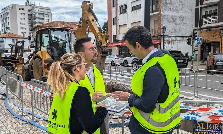 Visita a las obras de humanización de Colindres.