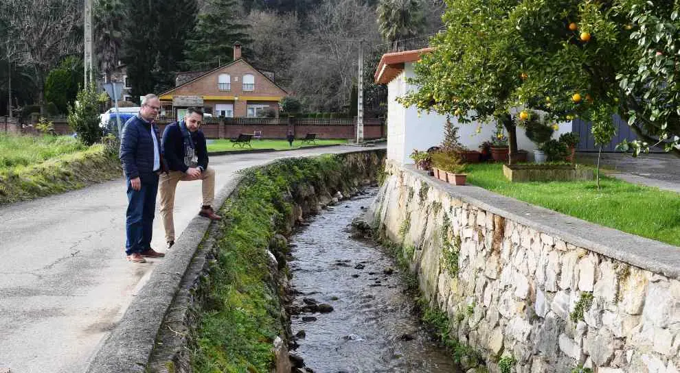 Limpieza de regatos en Zurita, en Piélagos.