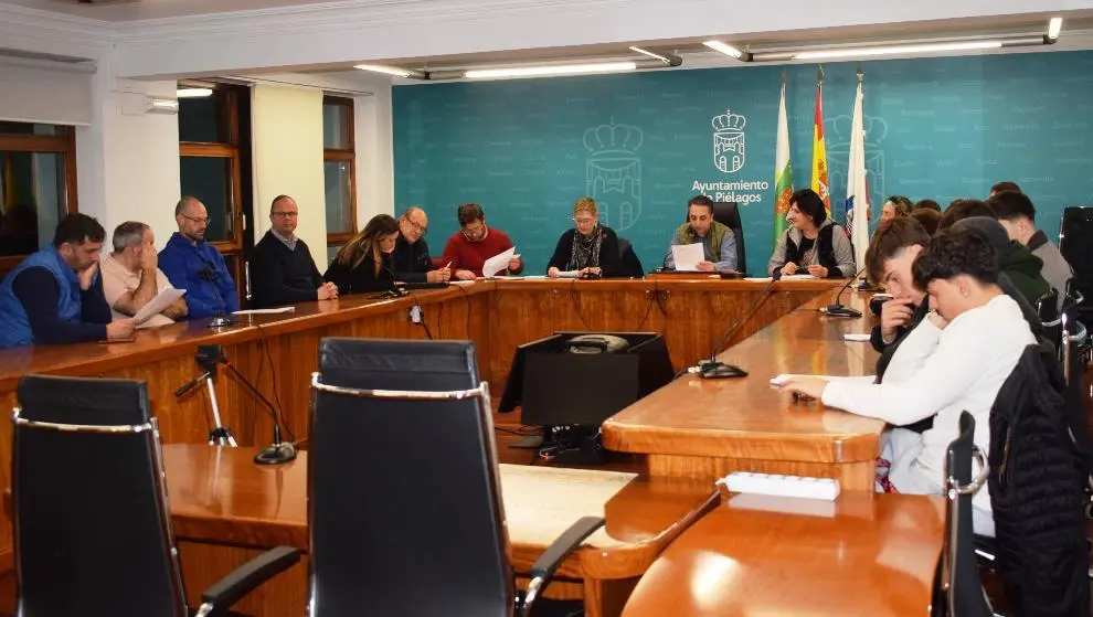 Reunión para la creación de peñas en Piélagos.