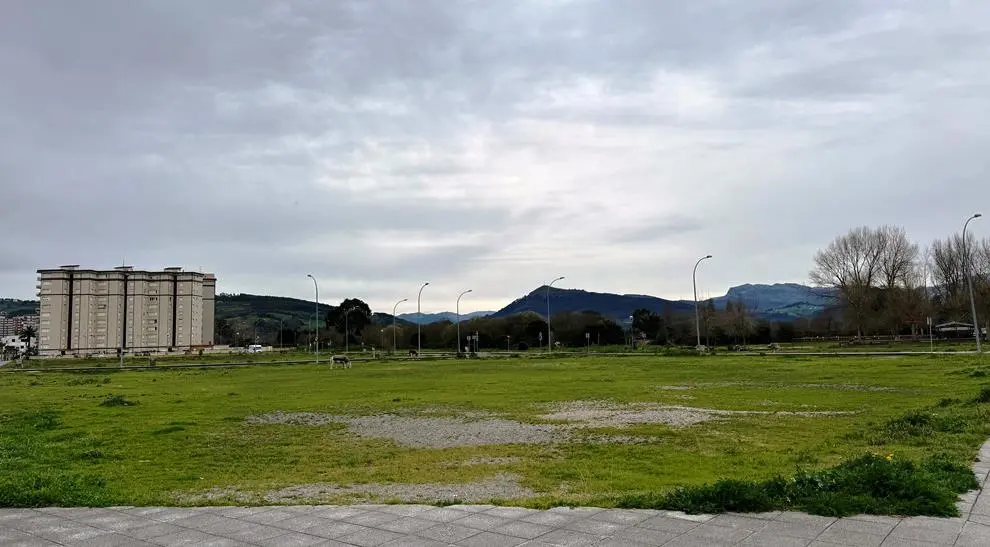 Uno de los terrenos cedidos en Laredo.