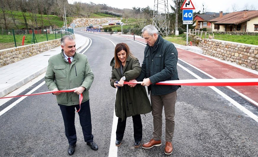 Inauguración de las obras de la carretera en Mazcueras.