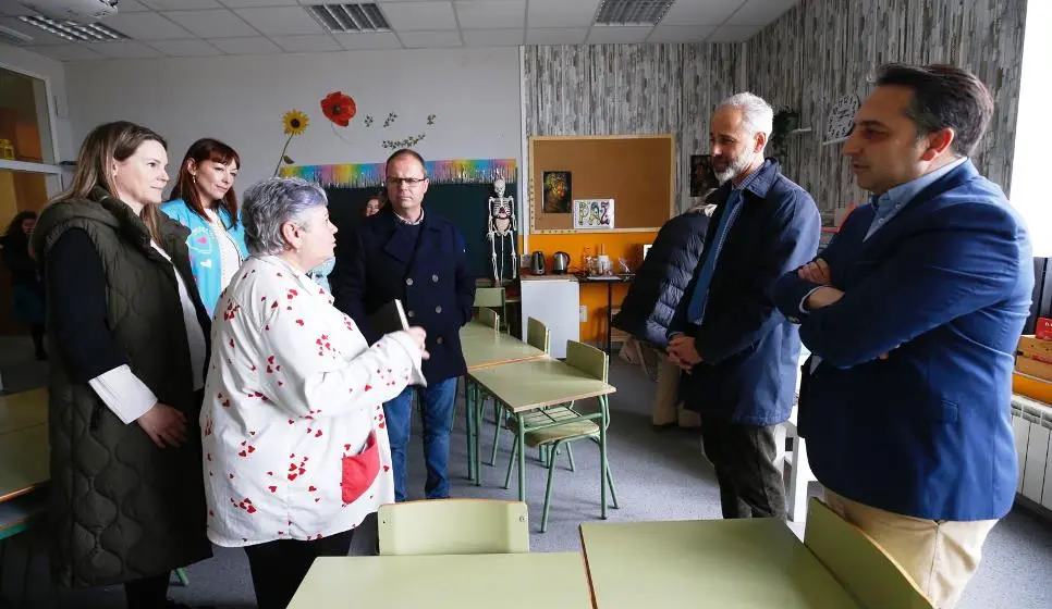 Visita de las autoridades políticas al colegio Las Dunas.